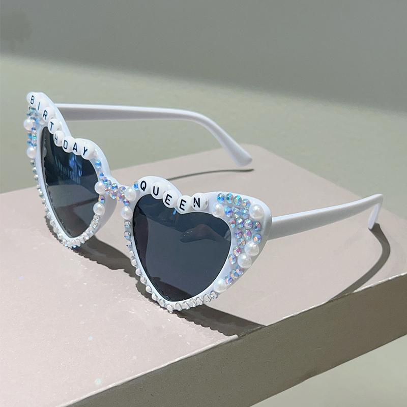 Lunettes de Soleil en Forme de Cœur Femmes Élégantes Cadeau d'Anniversaire Nuances avec Strass et Perles Design Tendance Lunettes de Soleil Faites Main