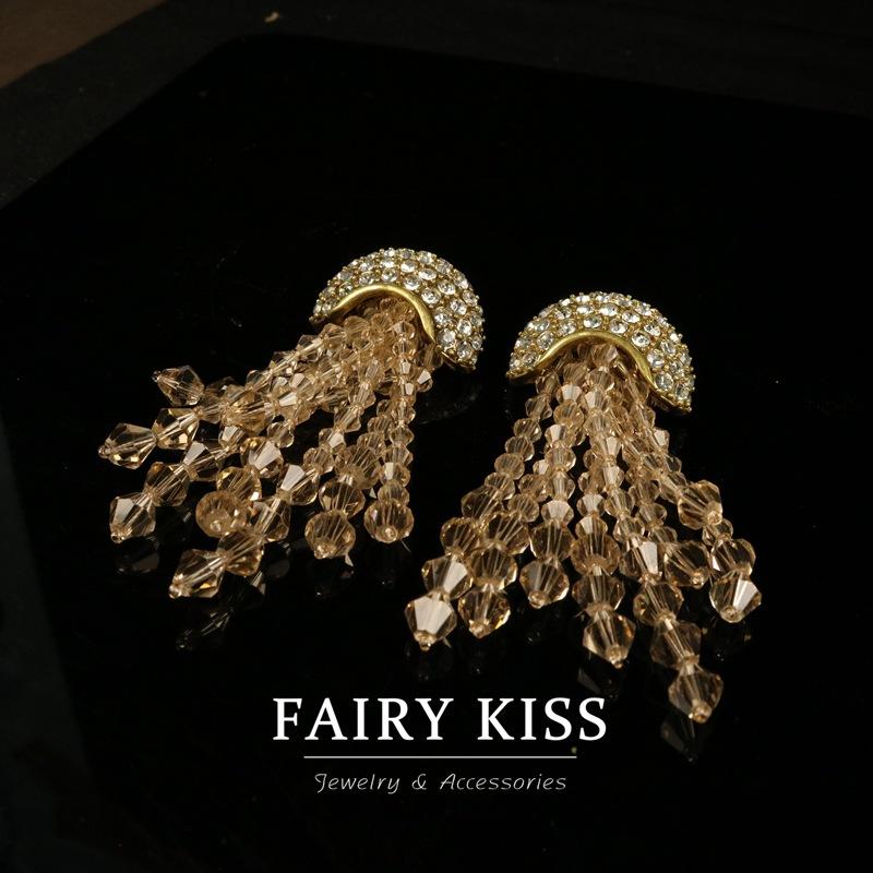 French Retro Champagne Fringed Long Shoulder Sweeping Simple Jellyfish Earrings, High-end Personalized Design Versatile Jewelry