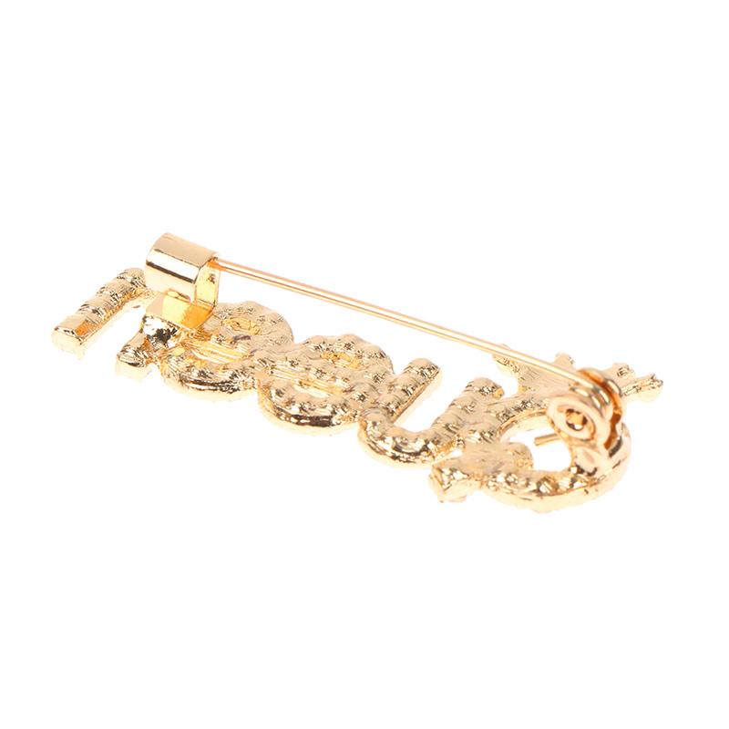 Queen Brooches For Women Crown Letters Party Office Brooch Pins Gifts Anti-Glare Button Cardigan Short Sleeve Suit Accessories