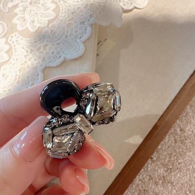 Sparkling Rhinestone Bow Hair Clip, Popular and Versatile Fully Bejeweled Hairpin with Chic and Elegant  Hair Clip