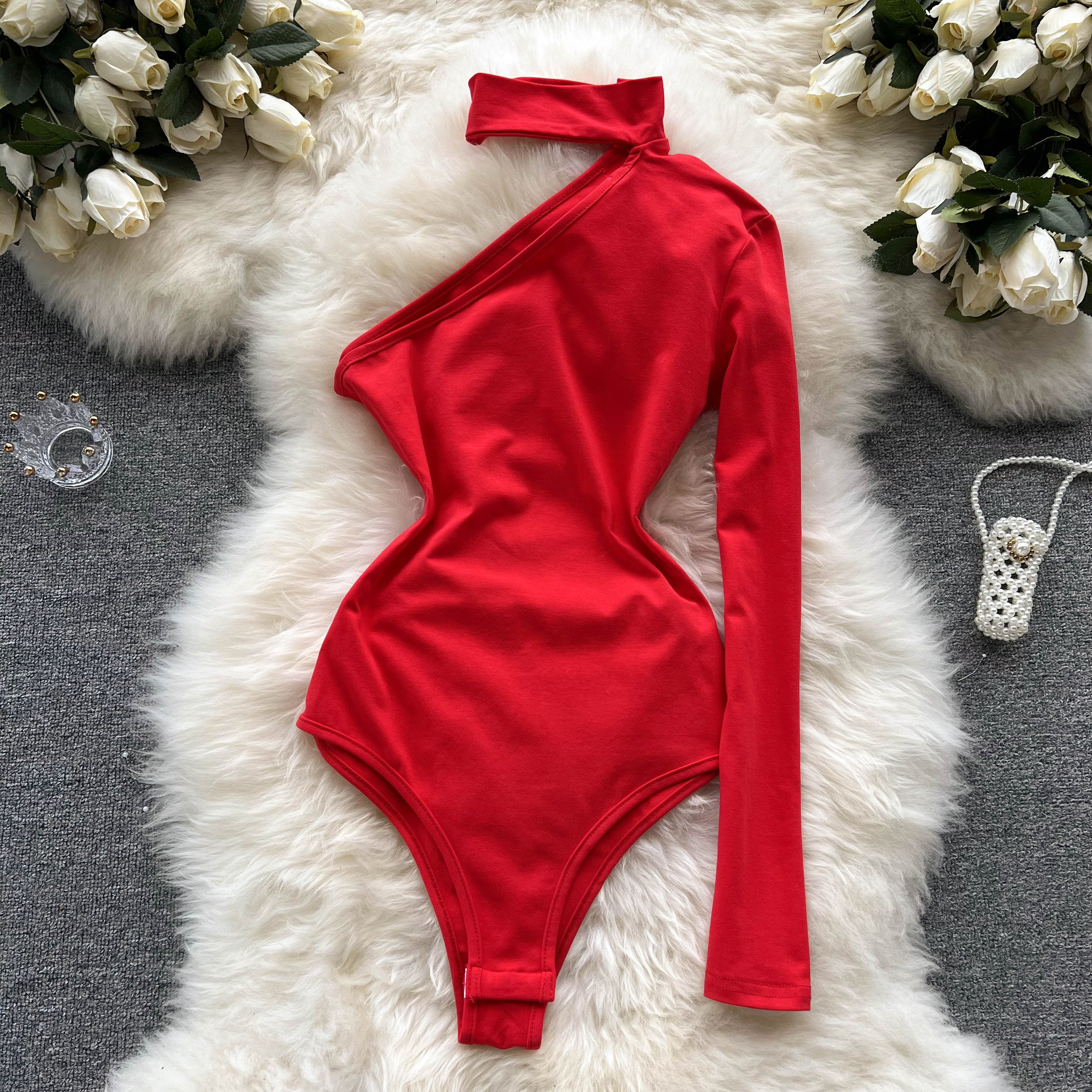 

RUGOD Сексуальная приталенная цельная футболка с односторонними диагональными плечами и высокой вилкой, повседневная нишевая футболка с открытыми плечами и длинными рукавами