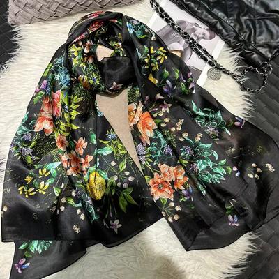 Accessoires – Schals & Tücher