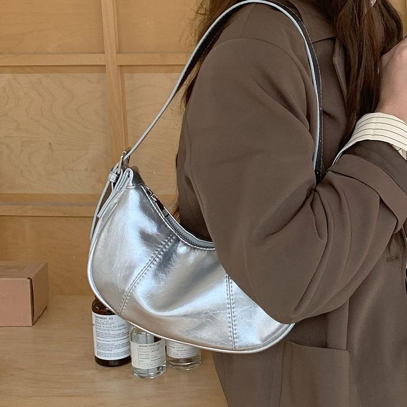 Niche design underarm bag women's autumn and winter new texture bag silver portable shoulder messenger bag