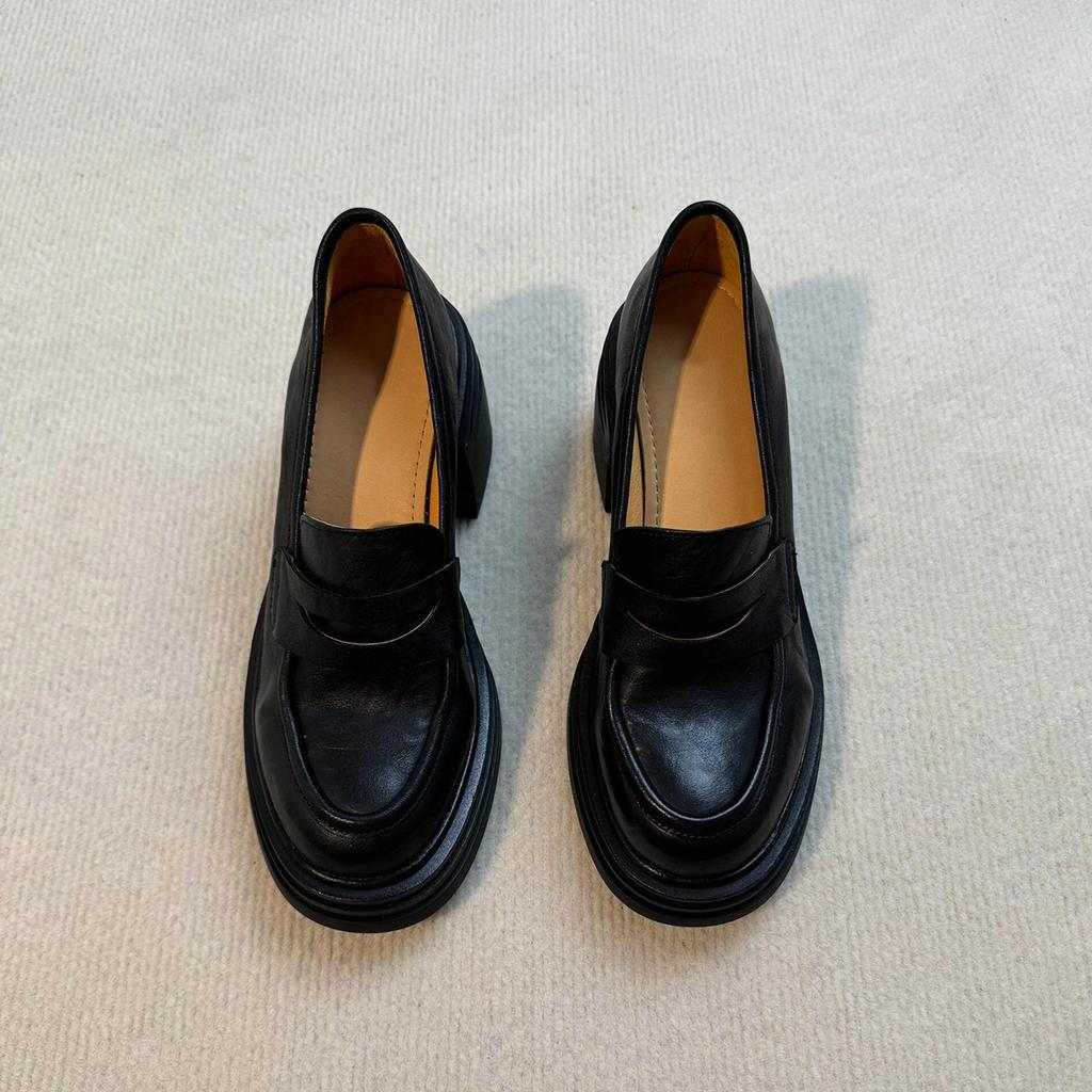 thick-soled thick-heeled loafers, women's retro style, small people increase their height and pedal simple small leather shoes.