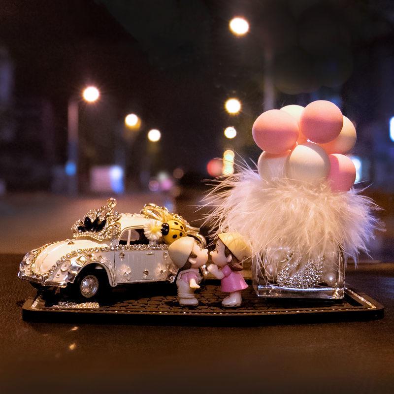 

Elegant Goddess Aromatherapy Car Perfume: Stylish Center Console Ornament with Light Fragrance