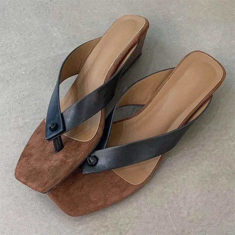 Fashion High Quality Faux Suede Clip Toe Flip Flops Women Summer Fashion Square Toe Wedge Slide Sandal Comfort Brand Designer Beach Shoe