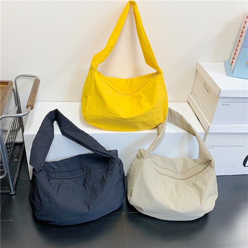 Fashion Women'S Bags Simple Dumpling Bags Solid Color Versatile Women'S Shoulder Bags Large Capacity Messenger Bags Tide