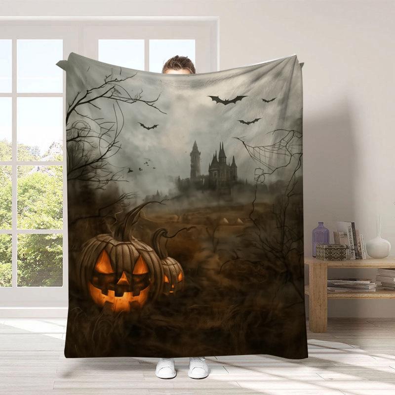 Warm Halloween Flannel Blanket - Cartoon Ghost & Pumpkin Design
