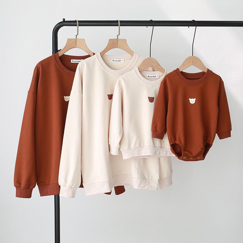 

Family Street Style Hoodies: Cozy Fleece Lined Autumn/Winter Outfits for Mom, Dad, Kids - Stylish Parent-Child Outerwear for Families of 3 or 4 140cm
