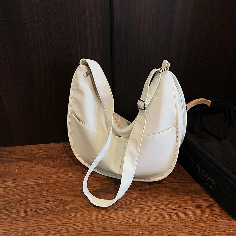 Niche Simple Casual Lazy Wind Large Capacity Women's Bag 2025 New Fashion Nylon Cloth Versatile Single Shoulder Dumpling Bag