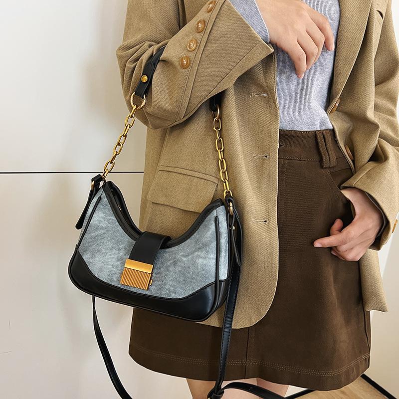 

Niche design retro premium underarm bag trendy premium chain shoulder crescent bag 23*7*17 синий