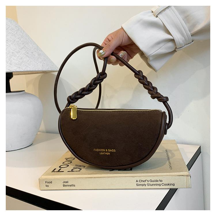 Fashion New Favorite! High-end Niche Dumpling Bags Lead the Trend of Going Out On the Street