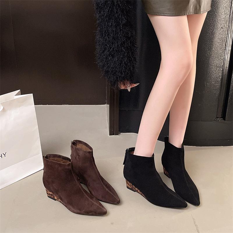 2026 Autumn/Winter New Pointed Toe Wedge Heel Leopard Print Patchwork Fashion Boots Comfortable Ankle Boots for Women