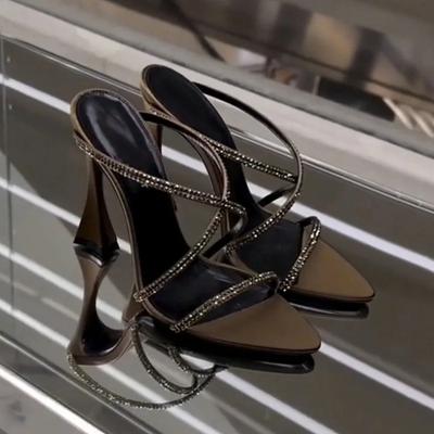 Scarpe da Donna 2025 Moda Estate Nuove Outdoor Tacco Alto Pantofole da Donna Open Toe Punta Appuntita Strass Pantofole Moderne