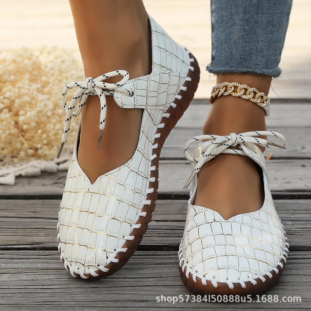 

Europe, America and foreign trade 2025 autumn and winter new British retro small leather shoes round head light soft sole casual large size sing 43 білий