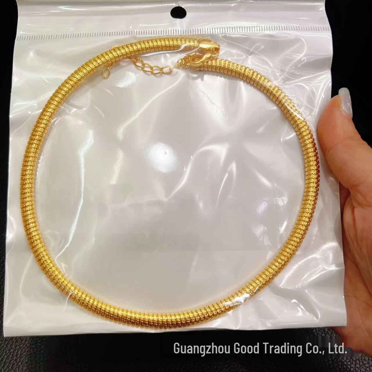 

Позолоченное медью колье-чокер с узором змеи для женщин - Европейский, Американский, Индийский, Африканский стиль Мяо Gold-plated