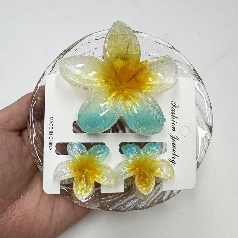Sada skřipců do vlasů s frangipani: Květinové vlasové doplňky s imitací mramoru pro módní svátky