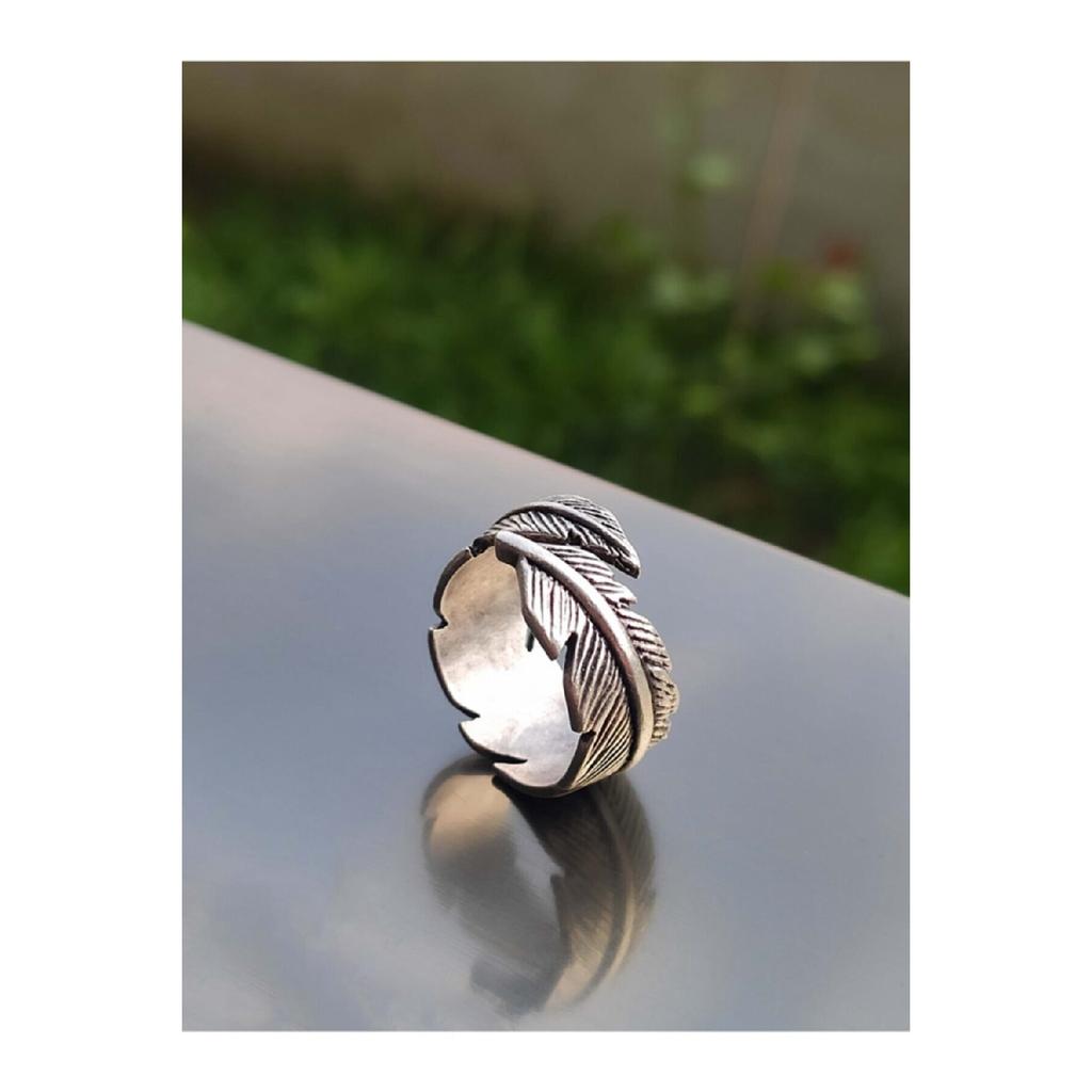 Set aus 3 versilberten verstellbaren Ringen mit Rauchflügelfedern