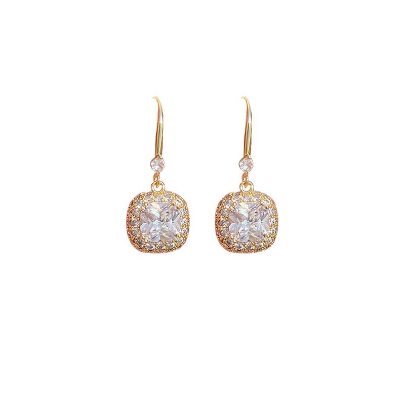 Ear Clips Without Ear Holes~ K Real Gold and Copper Micro-inlaid Zircon Earrings, Fashionable Light Luxury High-end Earrings, Long Ear Hooks.