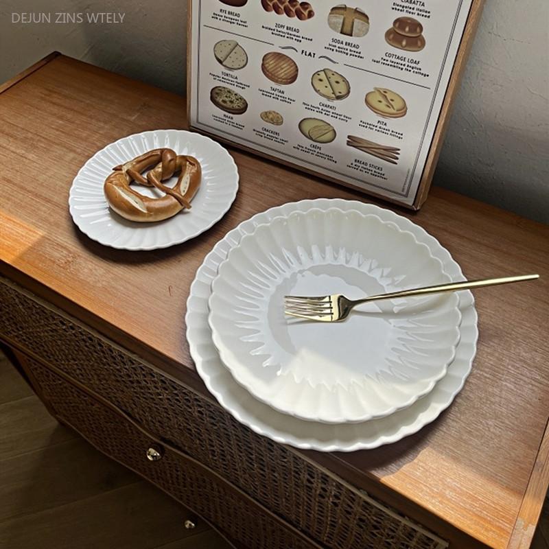 Creative Ceramic Tableware White Ceramic Plates Flower-shaped Salad Plates Home Steak Pasta Dinner Plates Kitchen Accessories