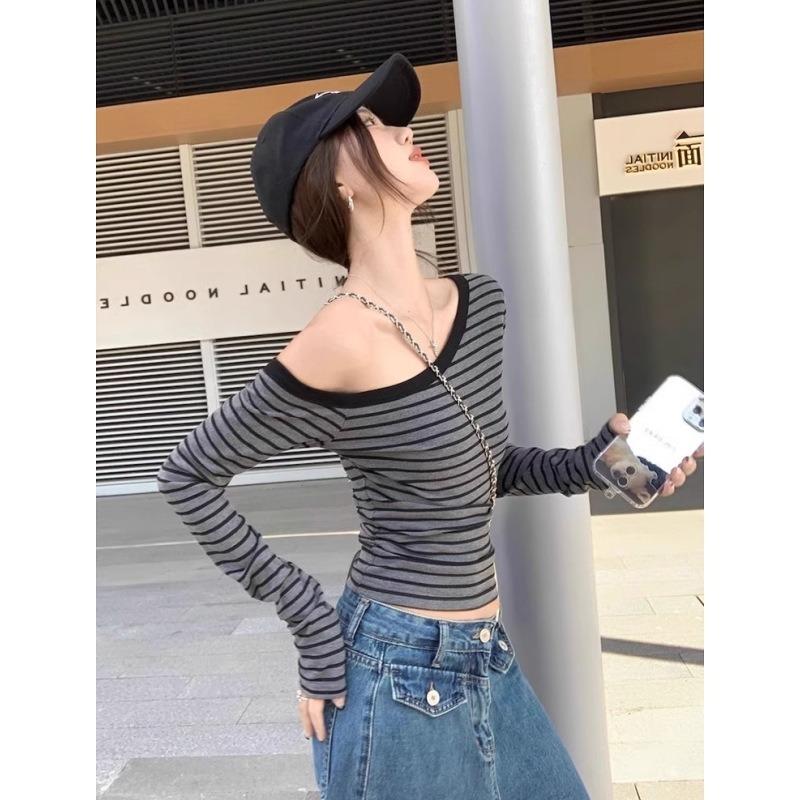 Spring design slanted shoulder striped bottoming shirt women's niche slim-fit Spice Girl long-sleeved T-shirt off-shoulder top tide