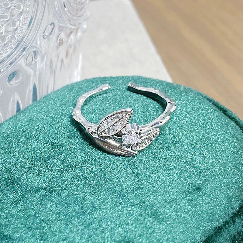 Kalter Wind Voller Diamanten Zirkon Blätter Offener Ring Super Fee Exquisit Nische Hoher Sinn Persönlichkeit Ring