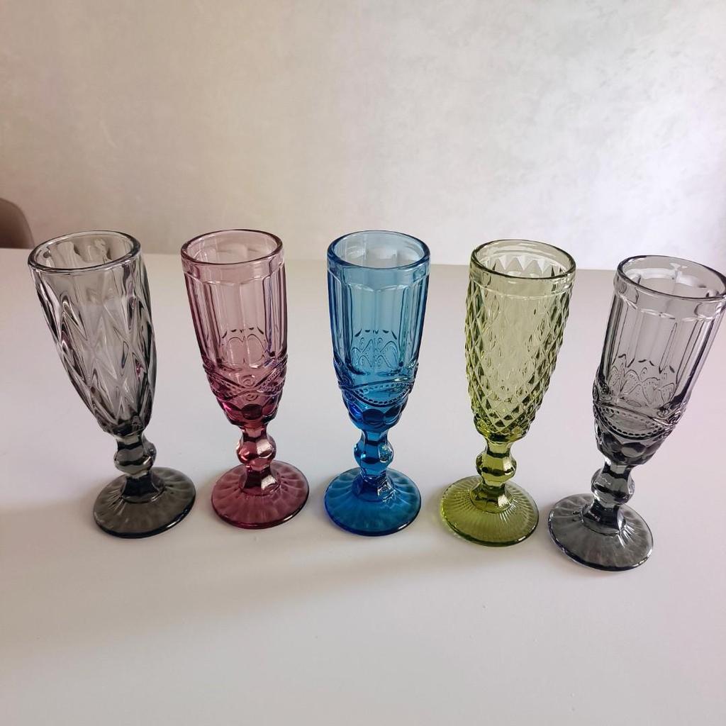 Vintage Tall-Stemmed Champagne and Wine Glasses, Embossed Thickened Juice Cups, Retro Cocktail Style