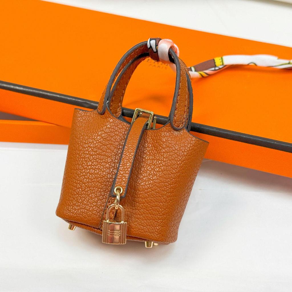 Women's Creative Leather Bag & Keychain Pendant – Cute Earphone Holder Accessory