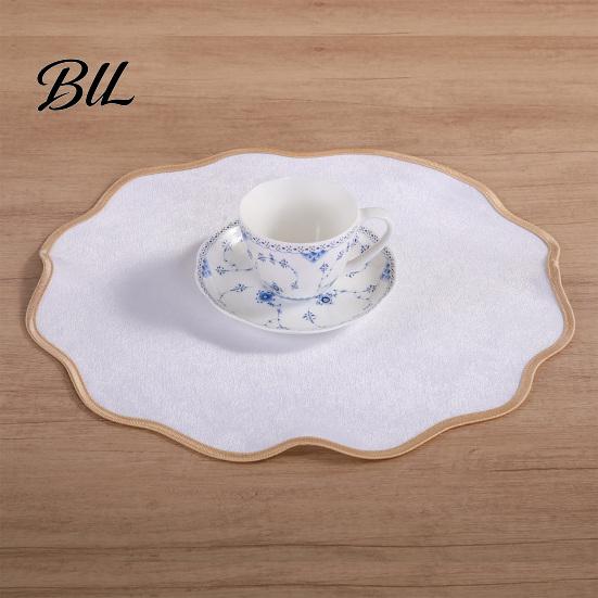 Dining Table Placemat Scalloped Round Linen Machine Washable Heat Farmhouse Insulation Mat for Protection Decoration Elegant