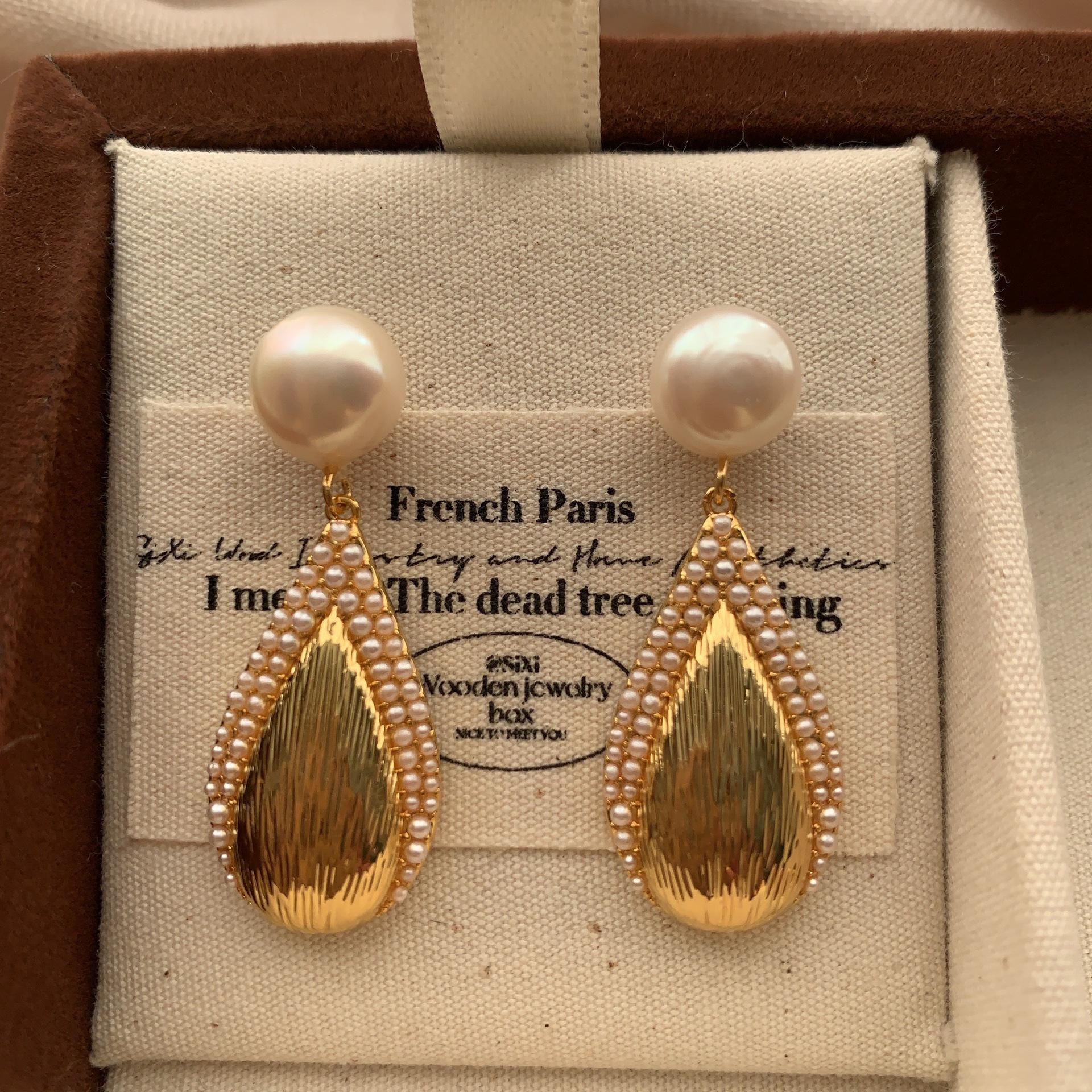 Water drop-shaped metal pearl earrings, earrings, smart, soft, elegant, exquisite, niche, fashionable, romantic, retro and versatile women