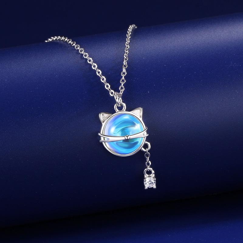 Moonlight Cat Necklace Female Niche Exquisite Temperament Versatile Moonlight Stone High-End Design Pendant Female Quality