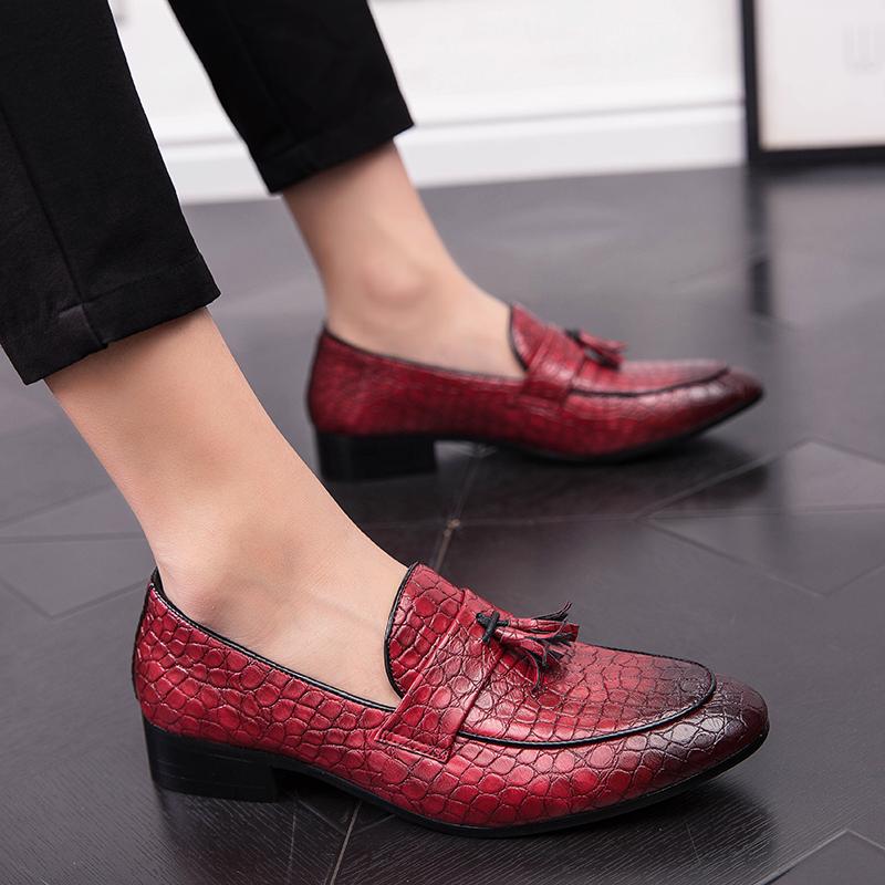 Fashion Men Business Fringed Shoes Men Casual Comfortable Designer Fashionable Pointed-toe Leather Shoes Banquet Shoes Sizes 38-46