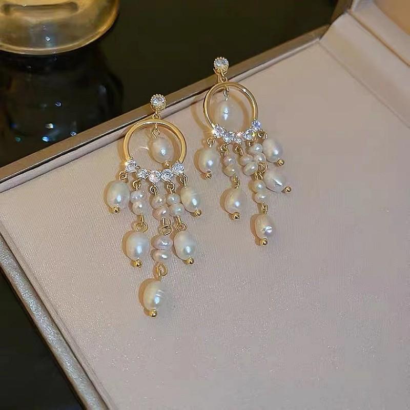 Light luxury high-end sense gold long fringed temperament earrings fashionable atmosphere versatile stud earrings personalized daily earrings