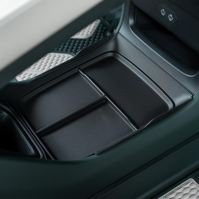 DUGU/YU7 Car Armrest Storage Box - Silicone Organizer for Center Console