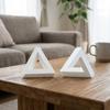 Figurine Illusion Optique Géométrique Amusante Minimaliste Triangle Blanc pour Amateurs de Sciences