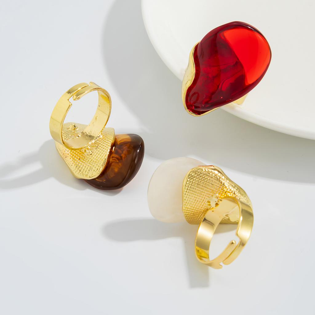 Vintage New Design Brown Red Beige Resin Geometric Adjustable Rings for Women Golden Alloy Fashion Daily Ring Jewelry Gift