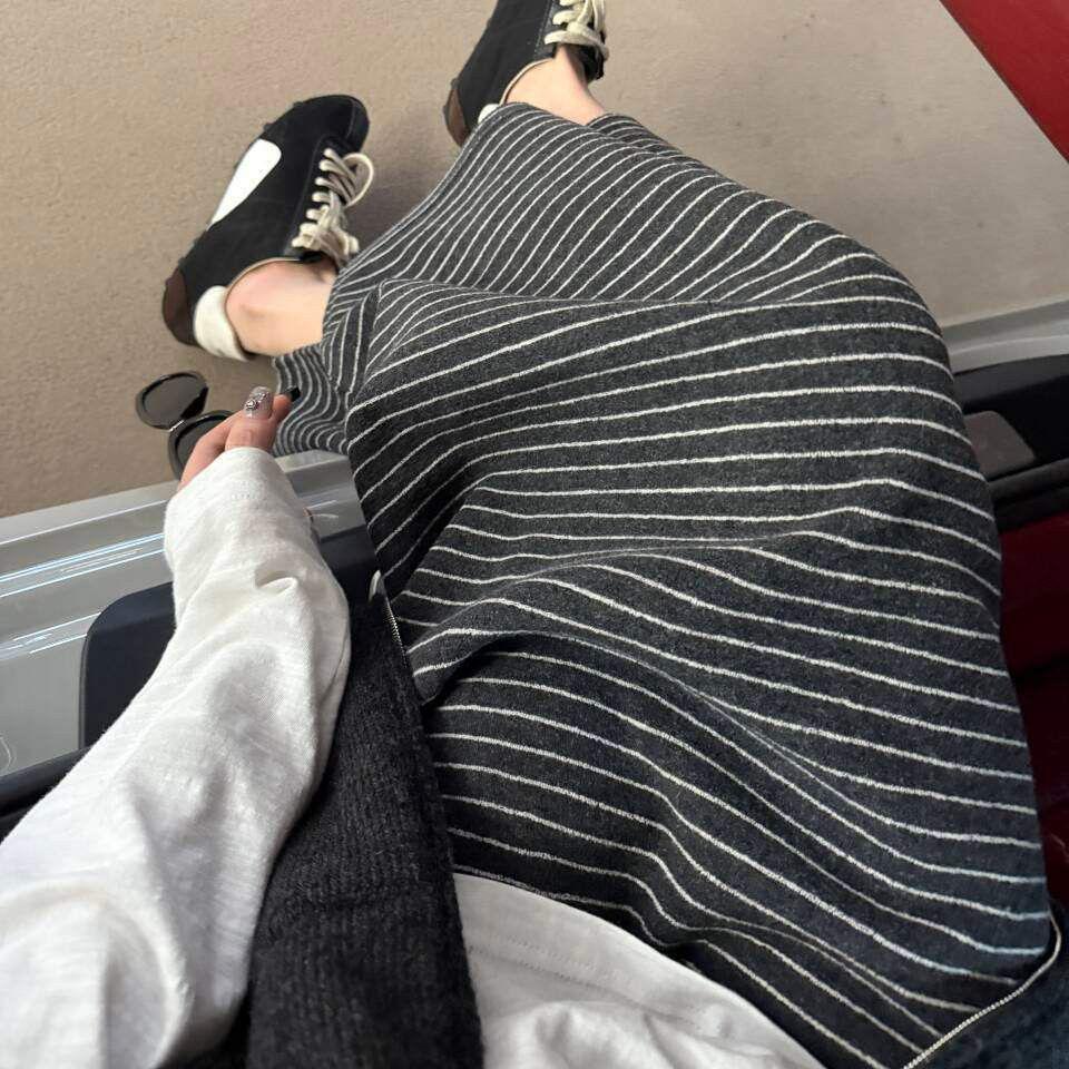 Winter Striped Velvet High-Waisted Skirt: Thick, Lazy, Slimming, Half-Length for Women’s Autumn and Winter