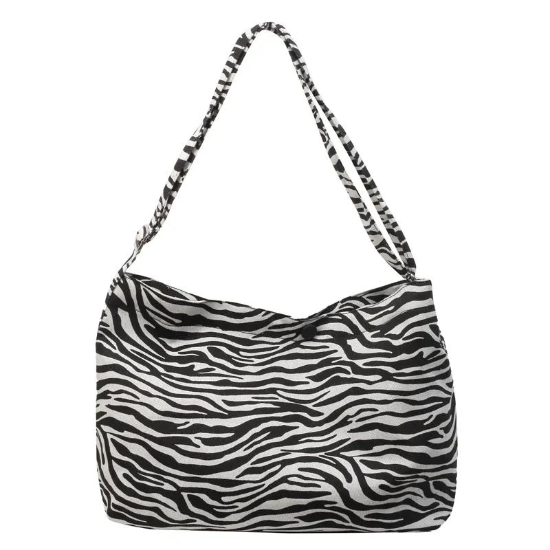 Leopard Pattern Canvas Trendy Women's Bag  Versatile Casual Shoulder Bag  Commuting Crossbody Bag