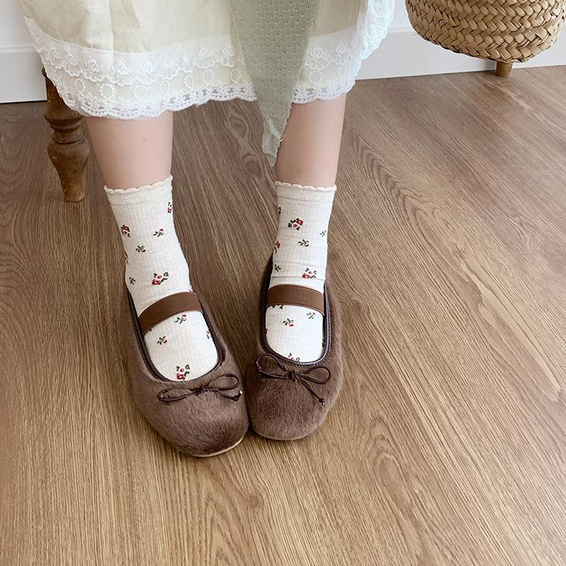 Female Spring and Autumn Vintage Sweet Lace Bow Wave Dot Small Broken Flowers In The Tube Pile Socks
