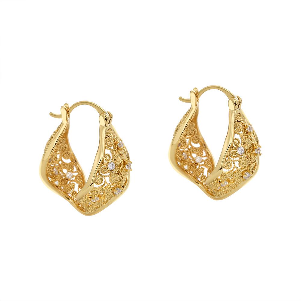 Vintage Twisted U-Shape Filigree Hoop Earrings Light Luxury Zircon Ear Buckles for Women