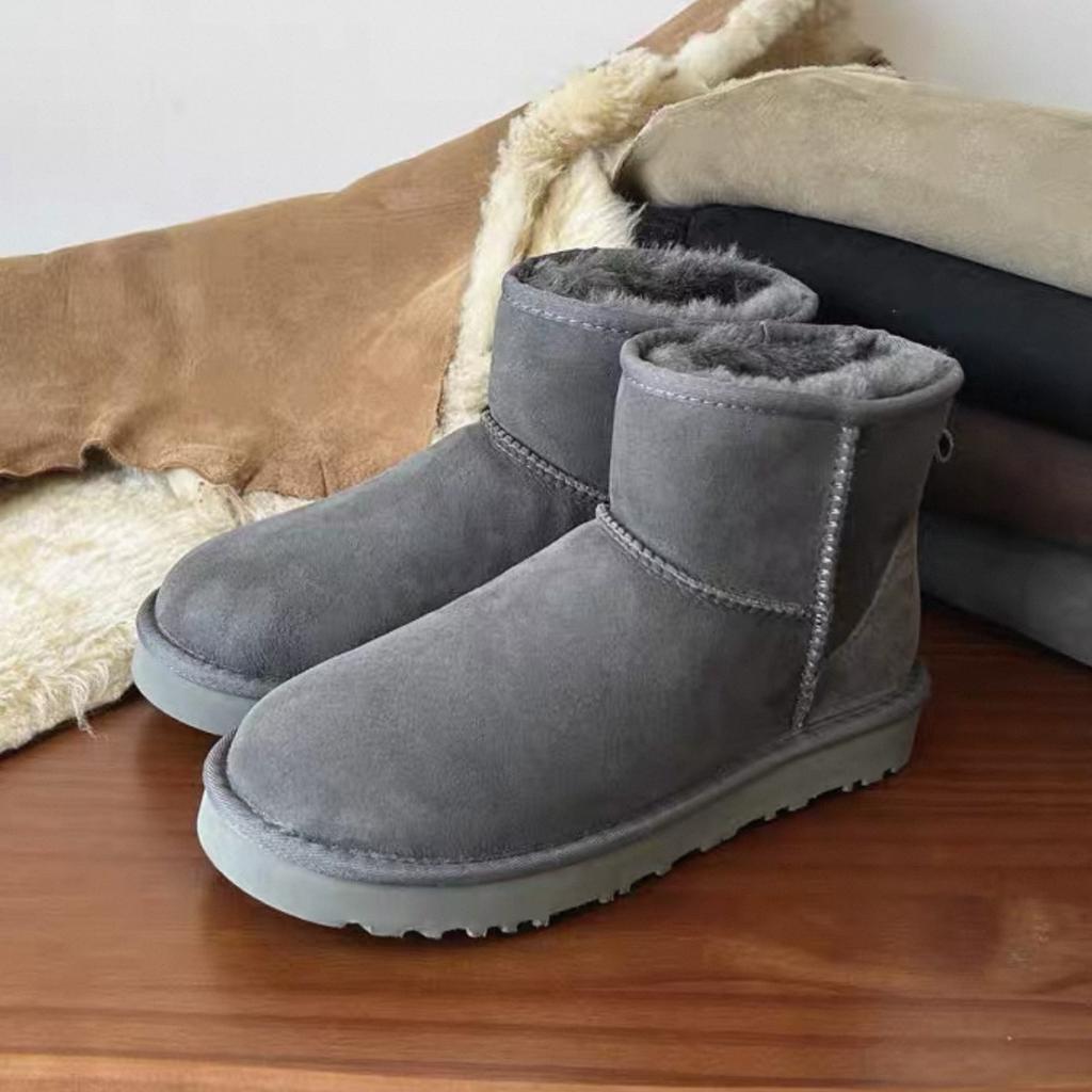Winter Women Men Real Sheepskin Snow Boots Classic Natural Fur Wool Lined Short Ankle Boots  2026 New Design Warm Non-slip Shoes