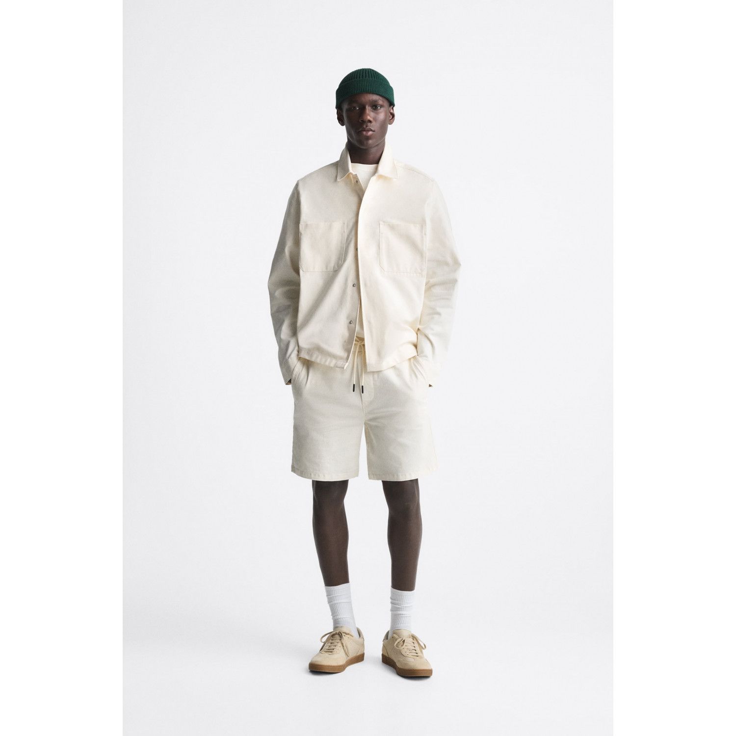 

JOGGING BERMUDA SHORTS WITH ELASTIC WAISTBAND