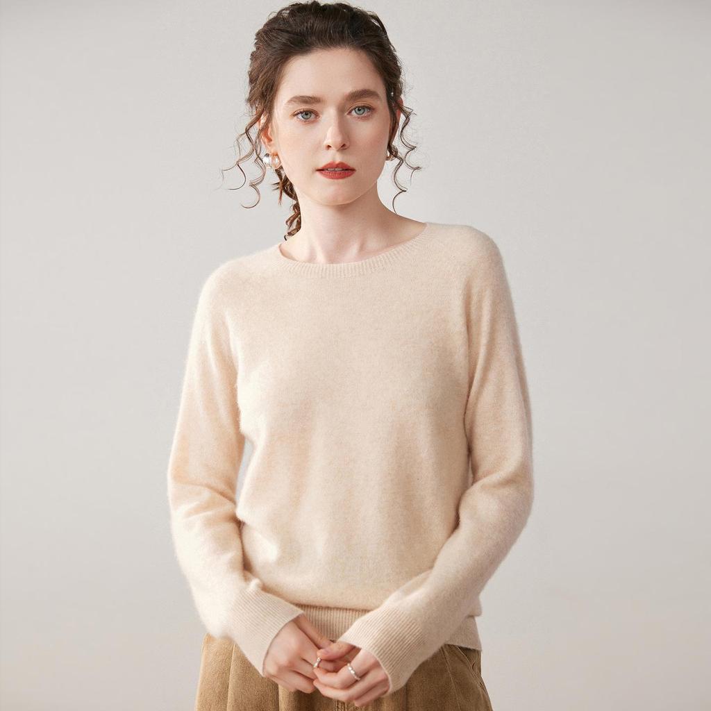 Women's Versatile Cashmere Round Neck Sweater - Thin, Simple, Loose-Fit Knitted Design for Autumn/Winter.