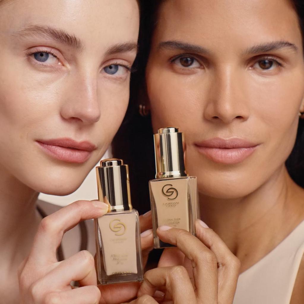 Oriflame Giordani Gold Eternal Glow Foundation Spf 25 - Soft Sand 30 Ml