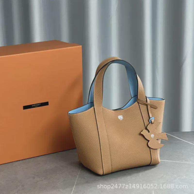 Geantă Găleată Monet din Piele de Vacă cu Granulație Litchi Față-Verso – Geantă de Mână de Damă cu Capacitate Mare