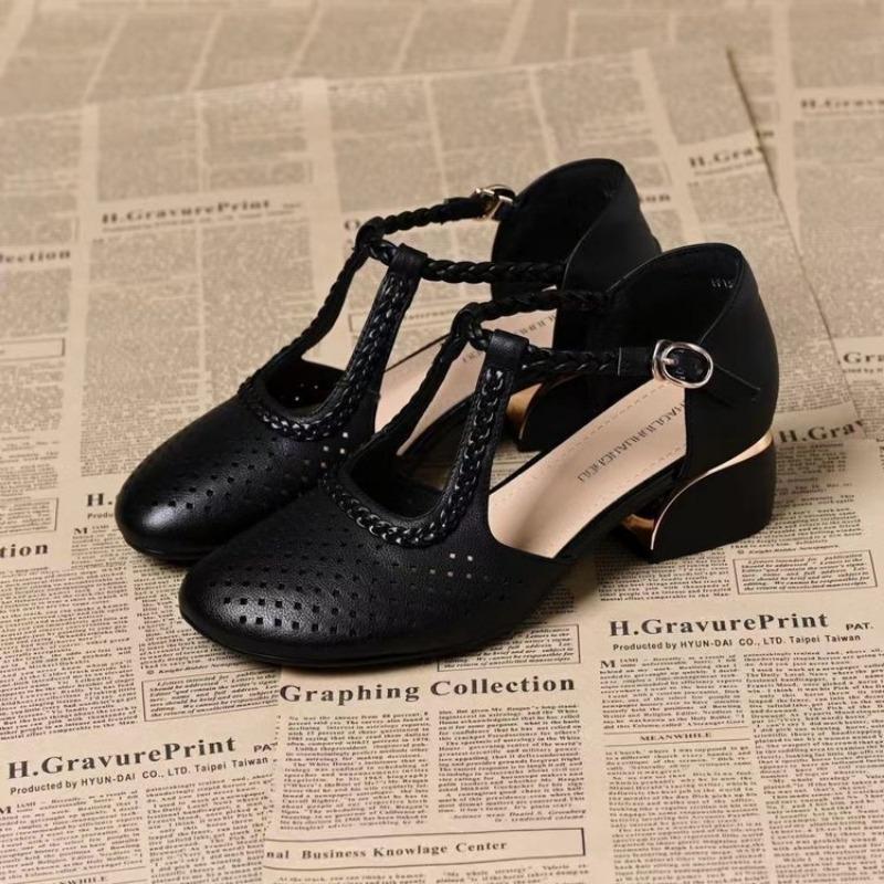 New Style of Thick-heeled Soft Leather Hollowed-out Flip-flops, One-piece Shallow Opening Breathable Low-heeled Women's Shoes