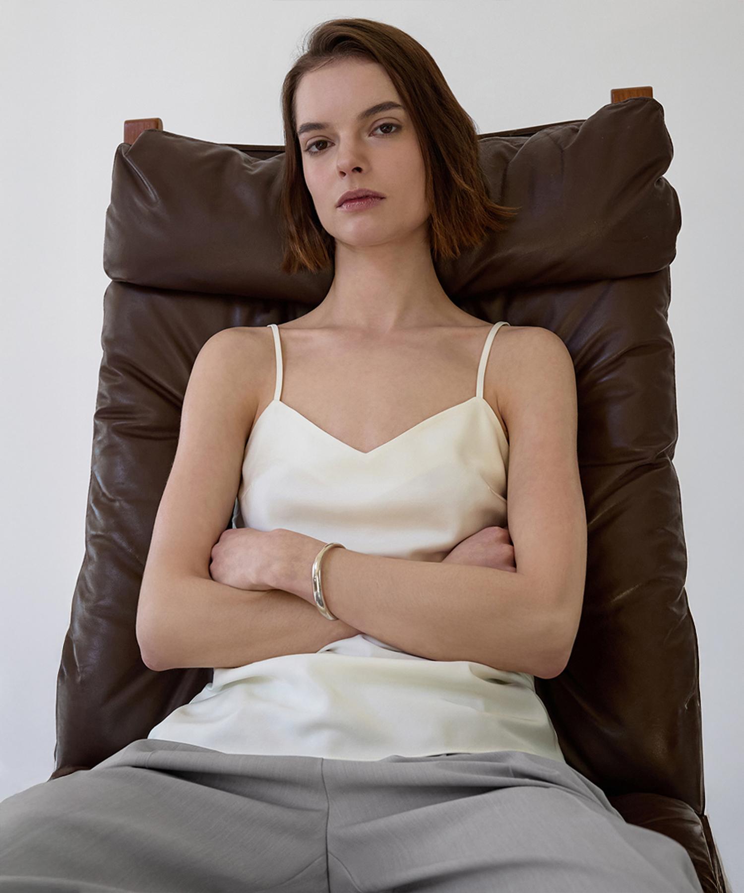 Oeni Satin Sleeveless_Ivory 1(S)