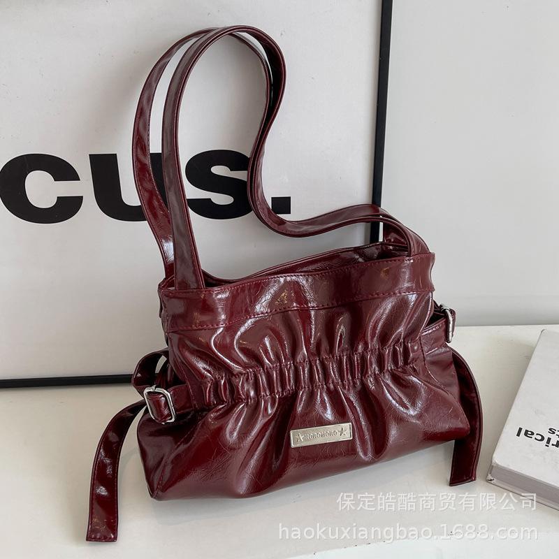 Casual versatile niche pleated bag women's 2025 new fashion shoulder underarm bag commuter tote bucket bag