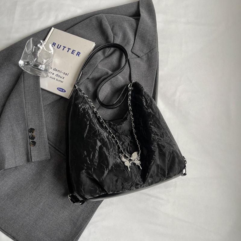 

Модный рюкзак большой вместимости 2024 Лето Новый Простой Повседневный Сумка через плечо Модная Сумка-тоут Черный Бежевый Синий Серебристый Розовый Without Keychain чёрный