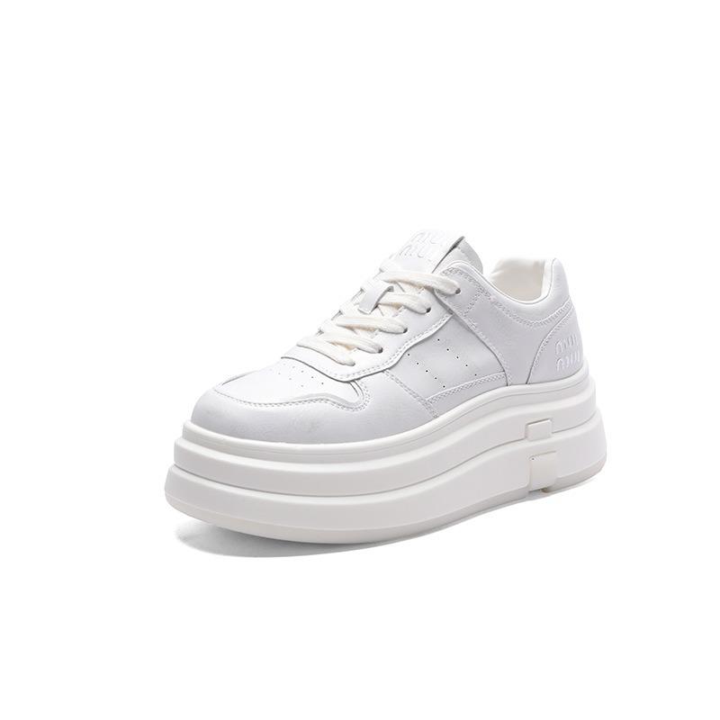 

Color matching little white shoes women s 2025 spring new European station leather thick sole heightening simple board shoes comfortable casual shoes 40